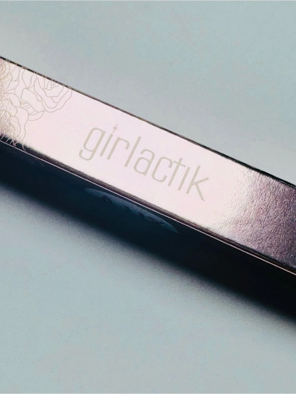 Girlactik Shadow Stick Golda Metallic Shimmer Cream Eyeshadow 2g / 0.07 oz